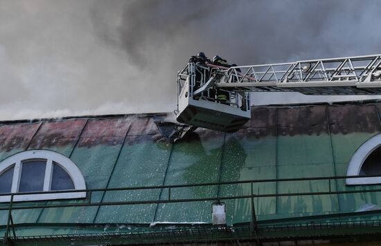 Fire at Atom shopping mall on Taganskaya Square