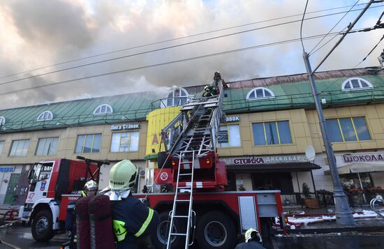 Fire at Atom shopping mall on Taganskaya Square