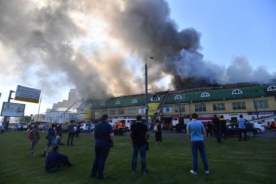 Fire at Atom shopping mall on Taganskaya Square