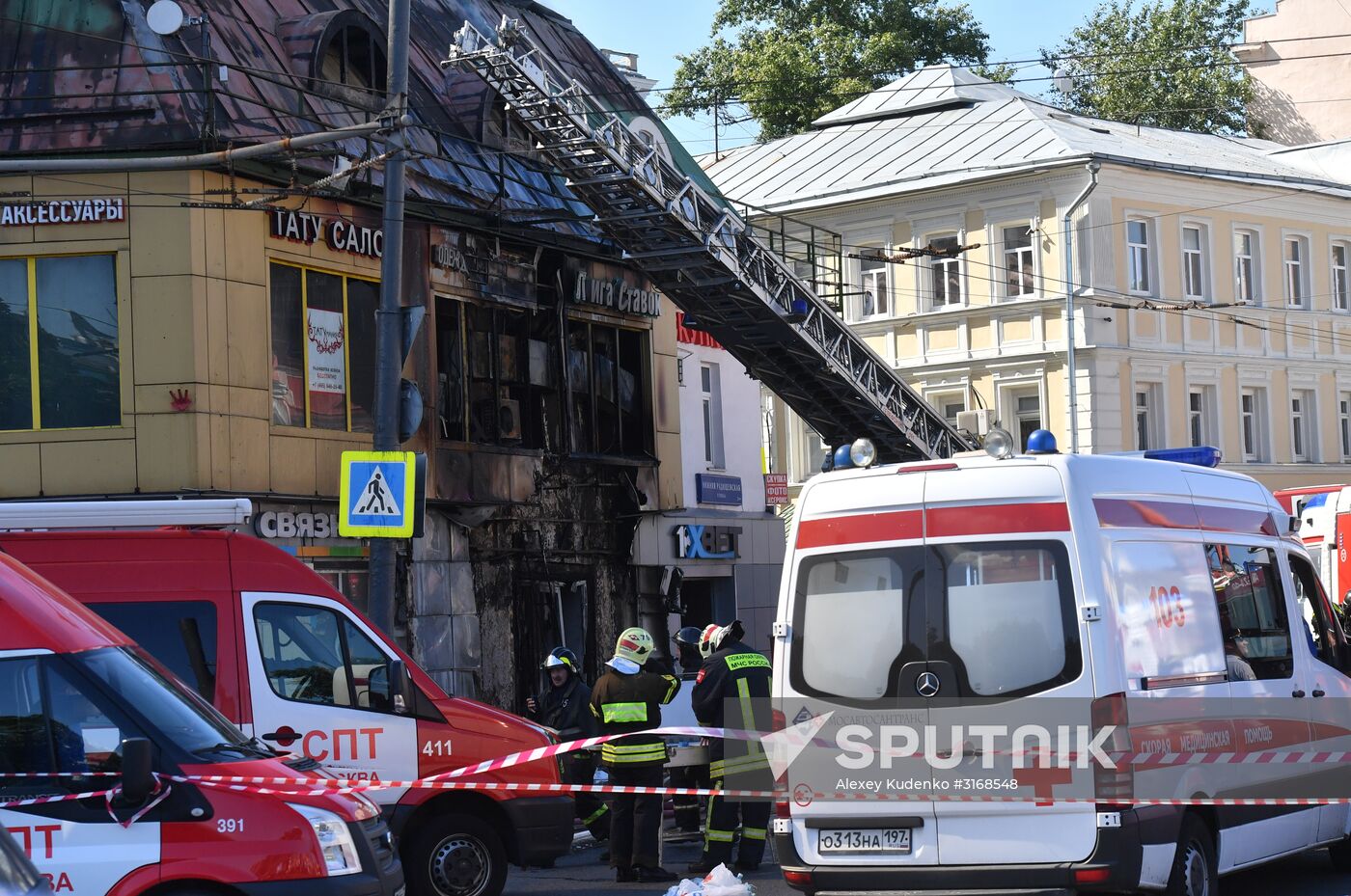 Fire at Atom shopping mall on Taganskaya Square