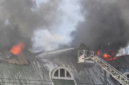 Fire at Atom shopping mall on Taganskaya Square