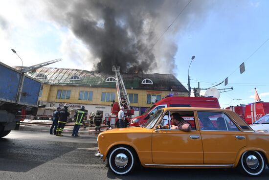 Fire at Atom shopping mall on Taganskaya Square