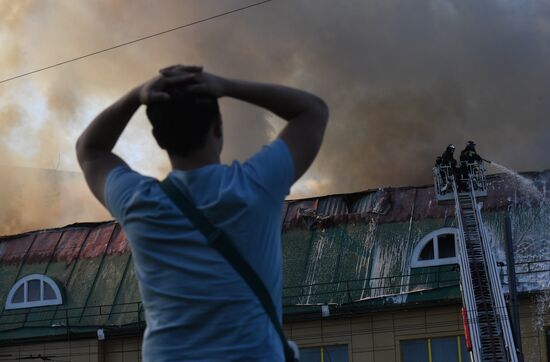 Fire at Atom shopping mall on Taganskaya Square