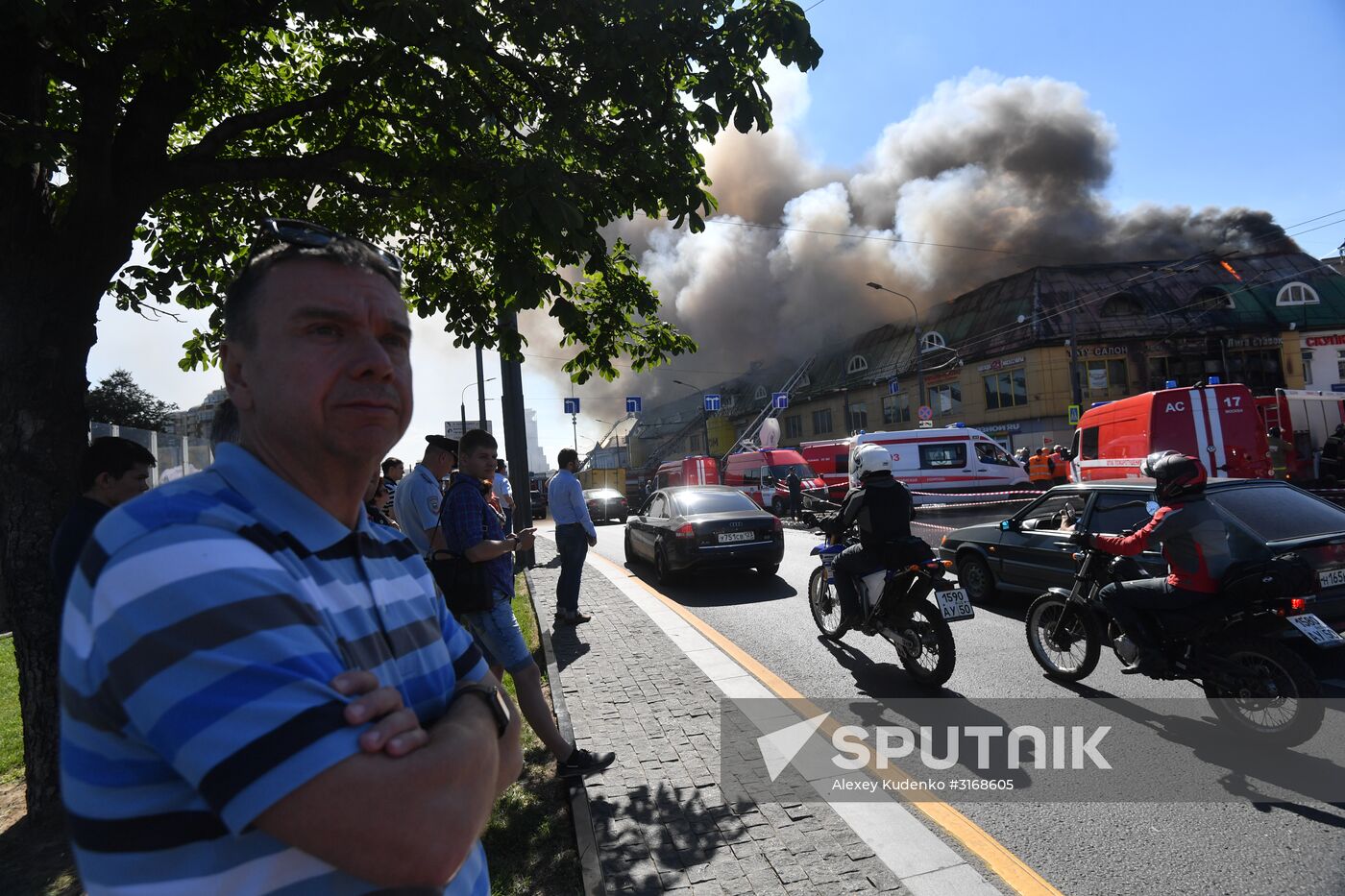 Fire at Atom shopping mall on Taganskaya Square