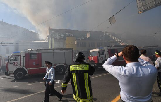 Fire at Atom shopping mall on Taganskaya Square