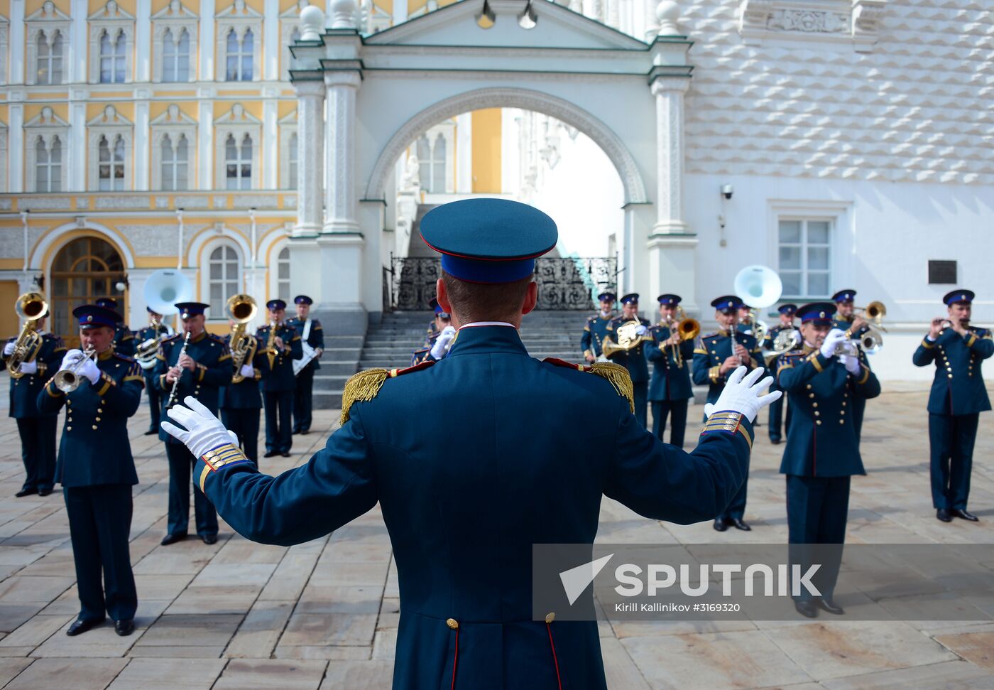 Guard mounting of cavalry regiment as part of preparations for Spasskaya Tower festival