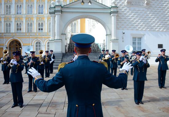 Guard mounting of cavalry regiment as part of preparations for Spasskaya Tower festival