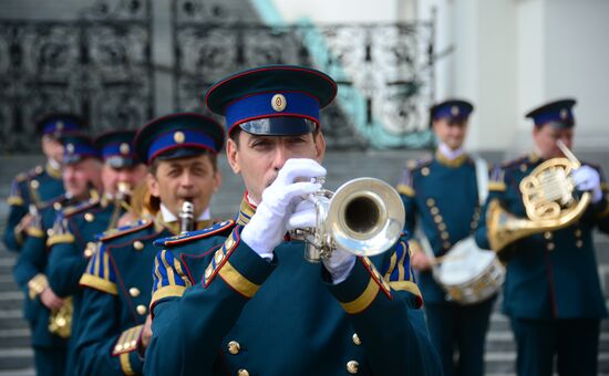 Guard mounting of cavalry regiment as part of preparations for Spasskaya Tower festival