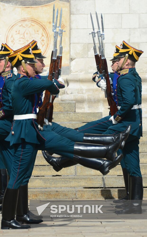 Guard mounting of cavalry regiment as part of preparations for Spasskaya Tower festival
