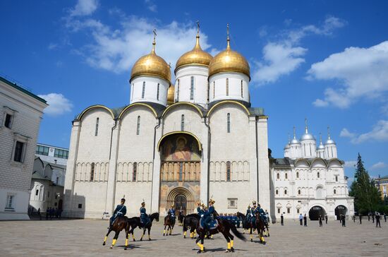 Guard mounting of cavalry regiment as part of preparations for Spasskaya Tower festival