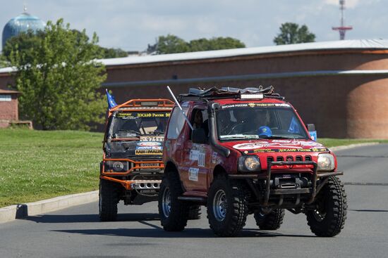 St. Petersburg - Sevastopol car rally kicks off