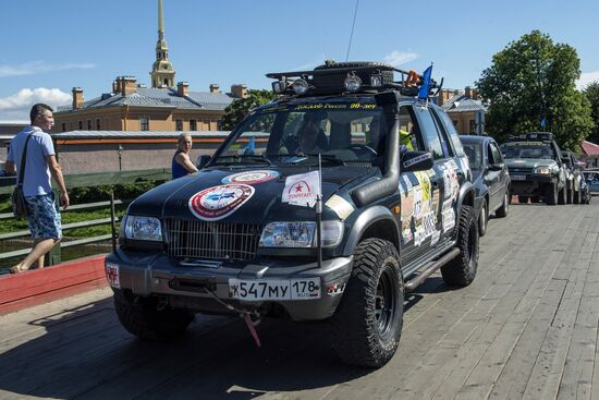 St. Petersburg - Sevastopol car rally kicks off
