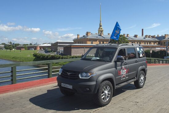 St. Petersburg - Sevastopol car rally kicks off