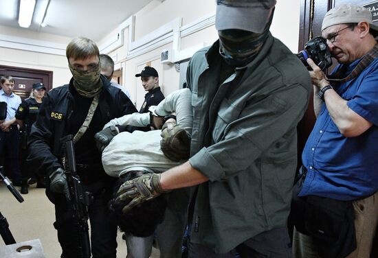 Hearings on motion to arrest four suspects of blast preparation in Moscow