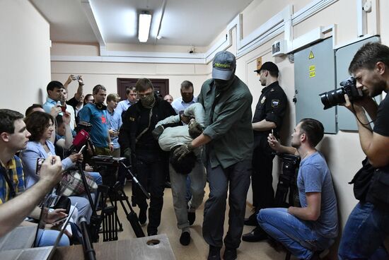 Hearings on motion to arrest four suspects of blast preparation in Moscow