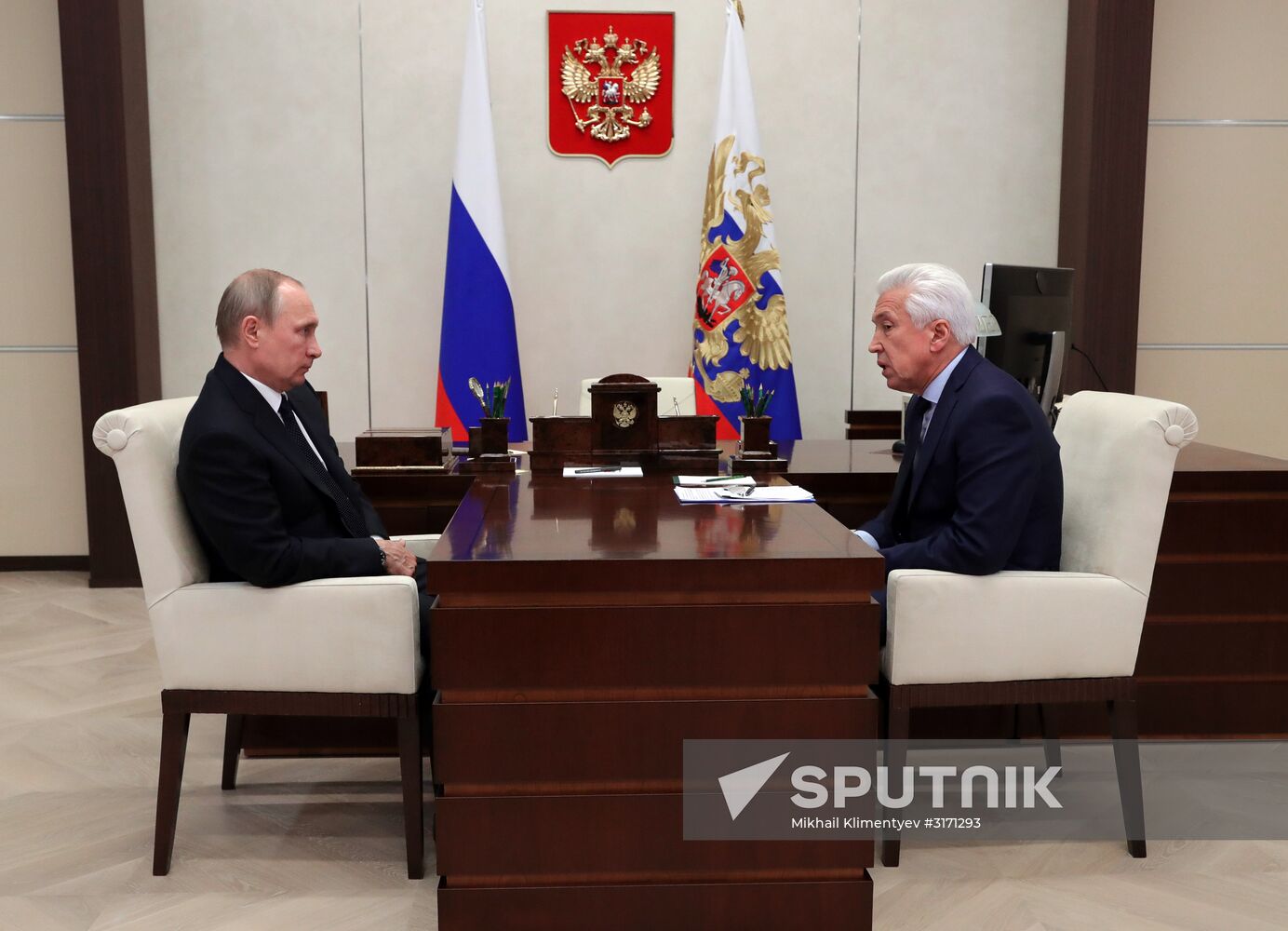 Vladimir Putin meets with United Russia parliamentary party leader Vladimir Vasilyev