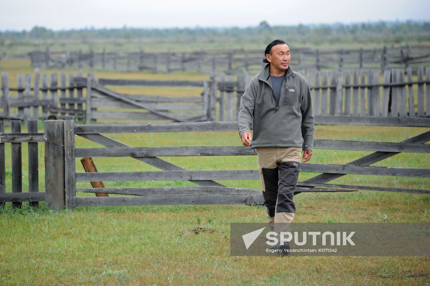 Sculptor and artist Dashi Namdakov comes to his native village in Trans-Baikal