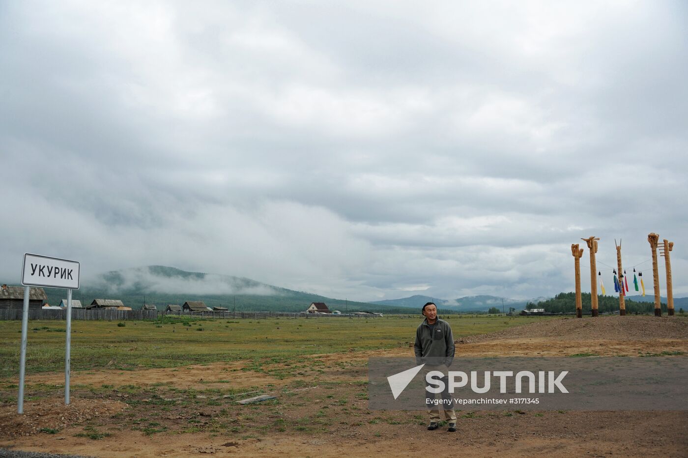 Sculptor and artist Dashi Namdakov comes to his native village in Trans-Baikal