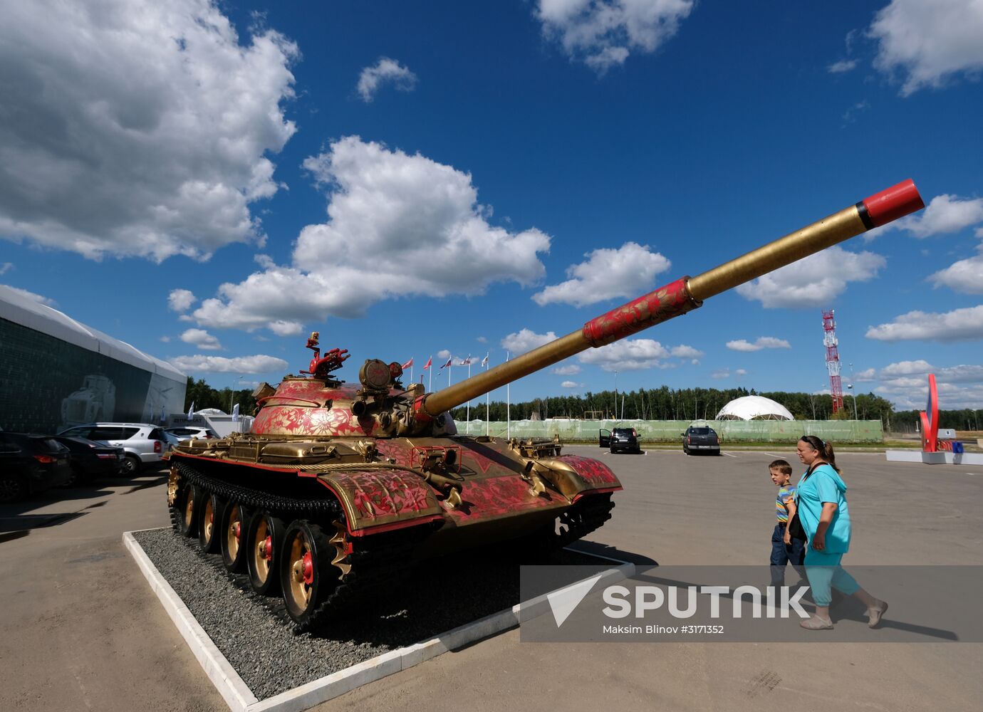 Preparations for opening of Army 2017 International Military-Technical Forum