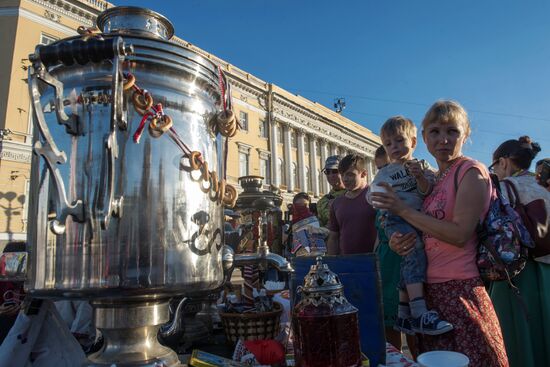 Round Dance of Peace on Palace Square in St. Petersburg