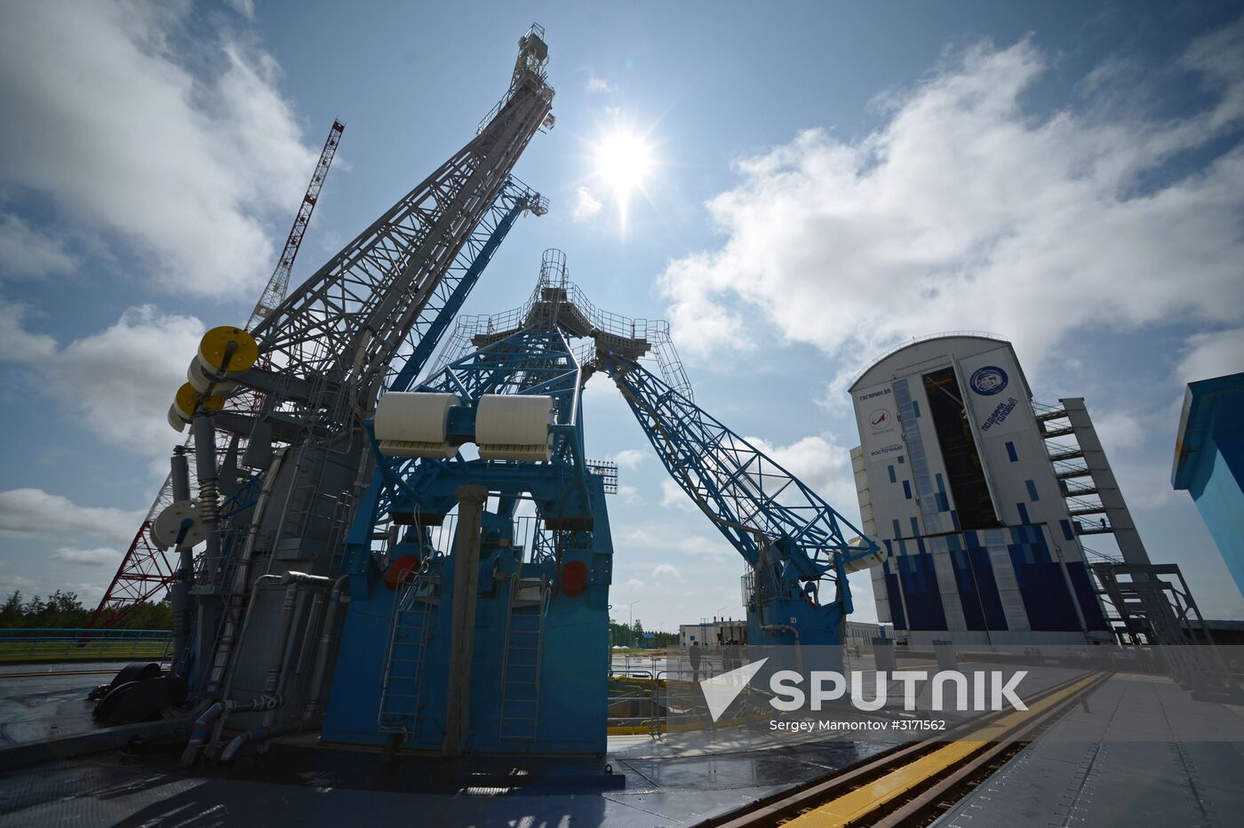 Deputy Prime Minister Dmitry Rogozin visits Vostochny Space Center