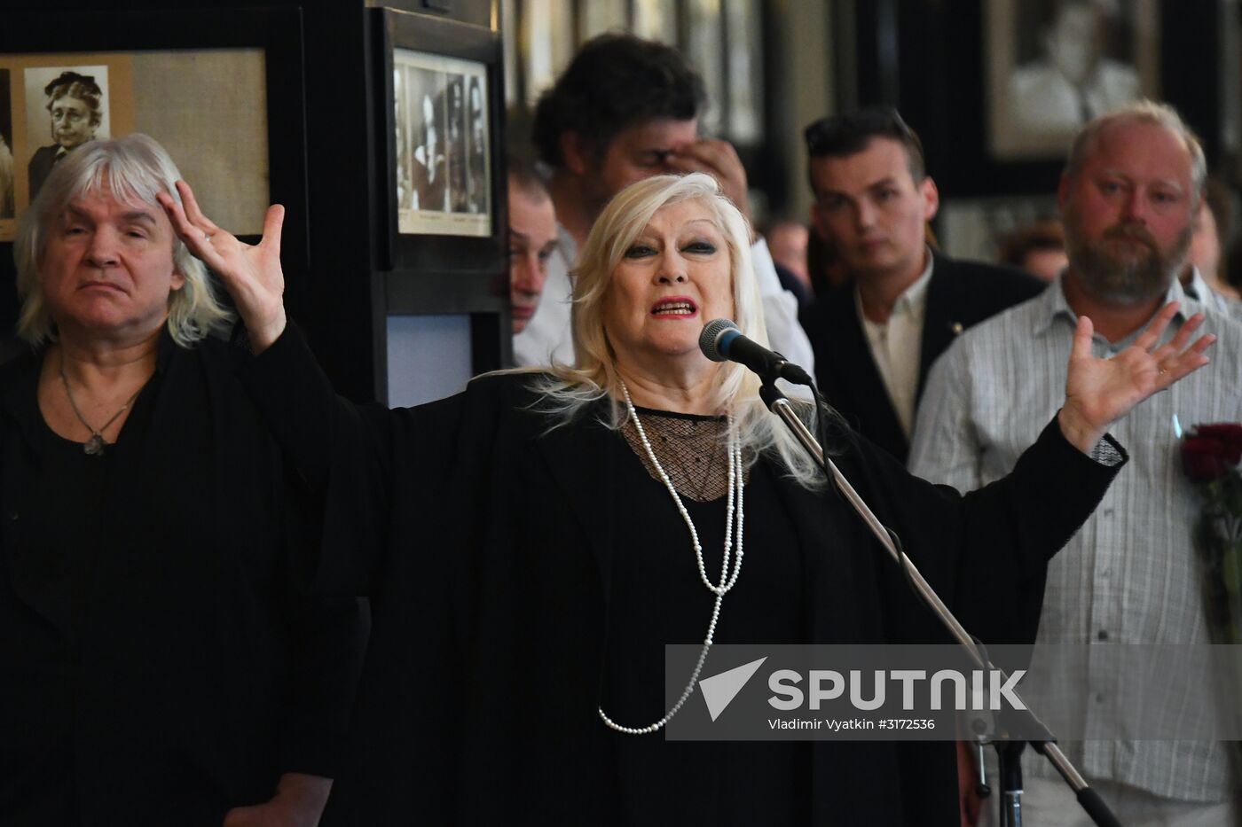Paying last respects to actress Kira Golovko