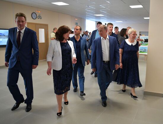 President Putin, Prime Minister Medvedev visit Sevastopol