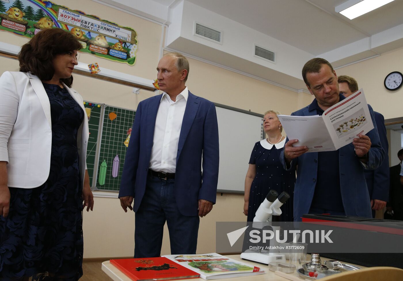President Putin, Prime Minister Medvedev visit Sevastopol