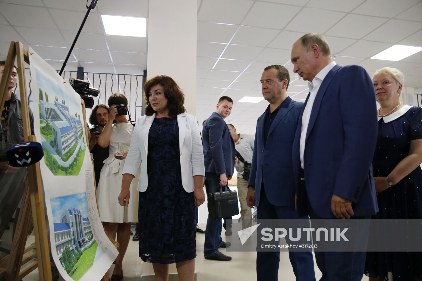 President Putin, Prime Minister Medvedev visit Sevastopol