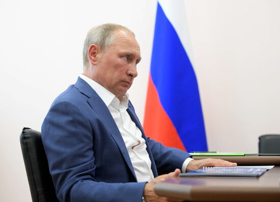 President Putin, Prime Minister Medvedev visit Sevastopol