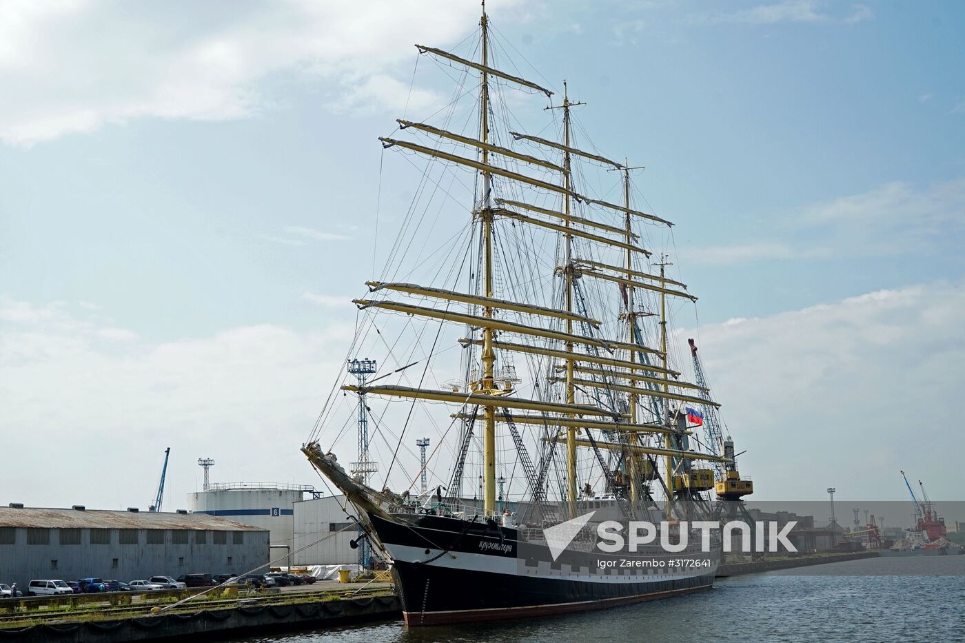 Kruzenshtern training bark arrives at Kaliningrad port