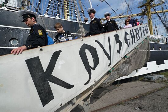 Kruzenshtern training bark arrives at Kaliningrad port