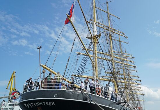 Kruzenshtern training bark arrives at Kaliningrad port