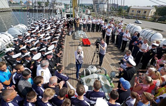 Kruzenshtern training bark arrives at Kaliningrad port