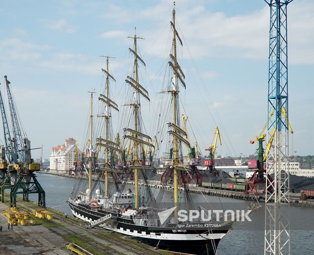 Kruzenshtern training bark arrives at Kaliningrad port