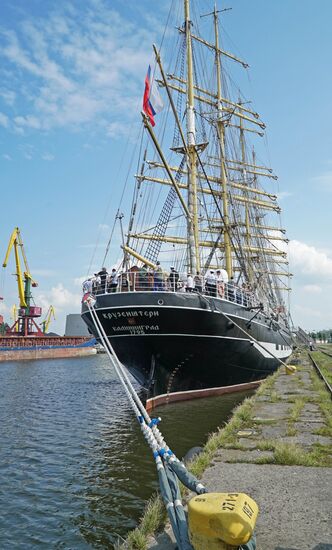 Kruzenshtern training bark arrives at Kaliningrad port