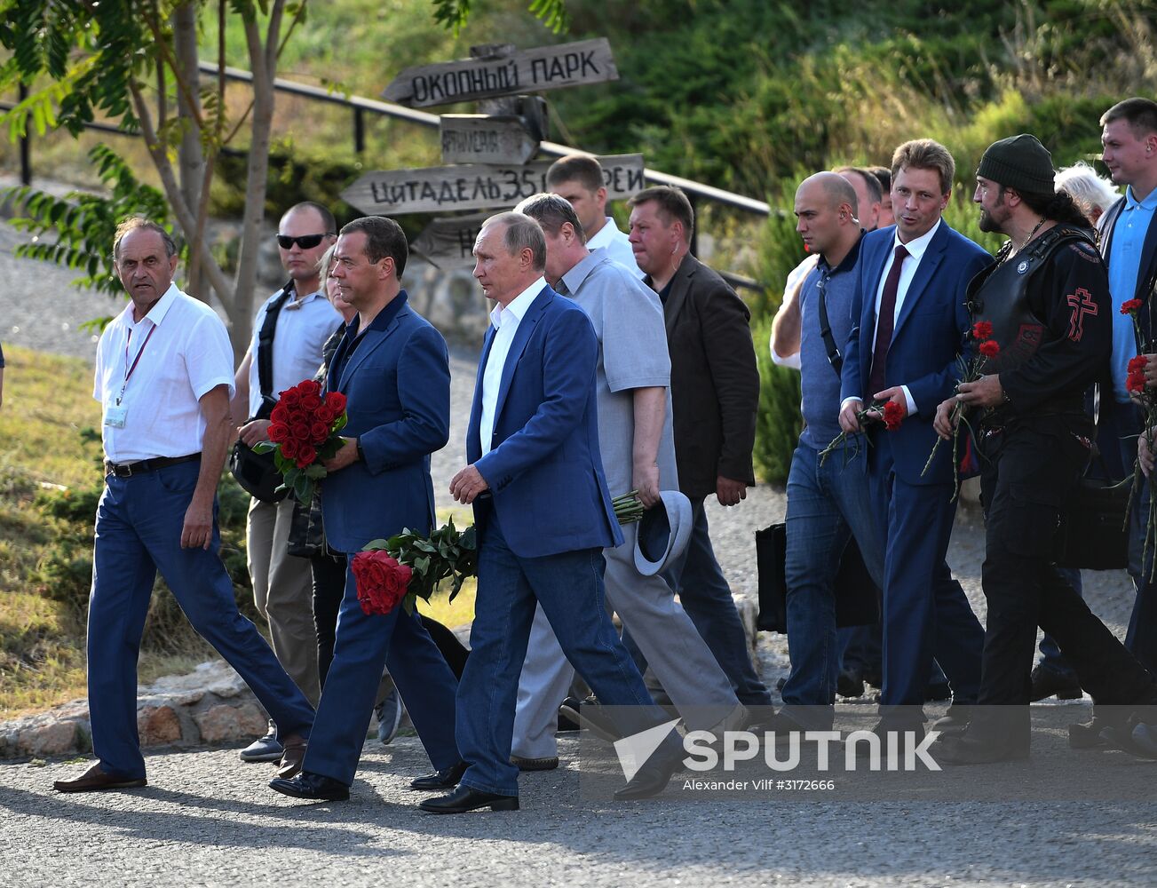 President Putin, Prime Minister Medvedev visit Sevastopol