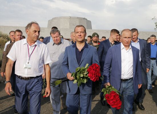 President Putin, Prime Minister Medvedev visit Sevastopol
