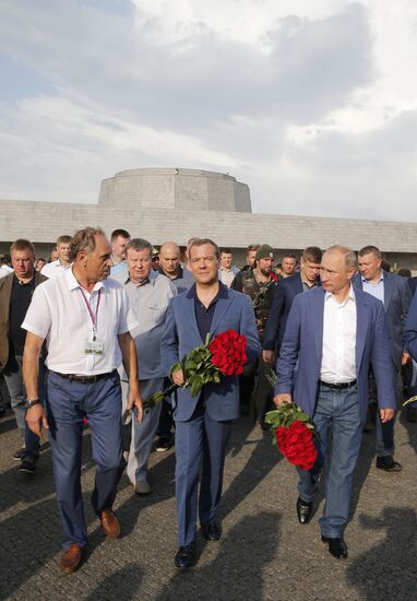 President Putin, Prime Minister Medvedev visit Sevastopol