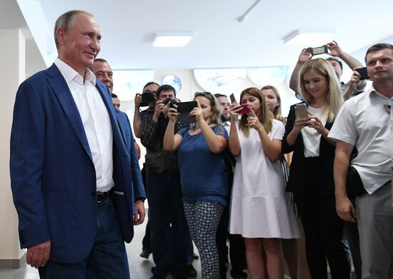 President Putin, Prime Minister Medvedev visit Sevastopol