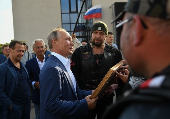 President Putin, Prime Minister Medvedev visit Sevastopol
