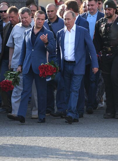 President Putin, Prime Minister Medvedev visit Sevastopol