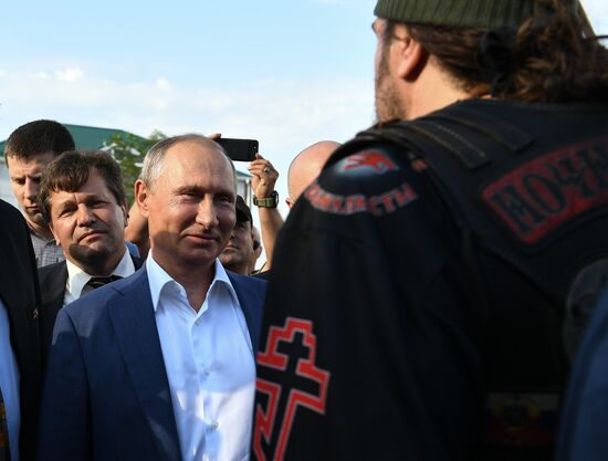 President Putin, Prime Minister Medvedev visit Sevastopol