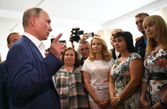 President Putin, Prime Minister Medvedev visit Sevastopol