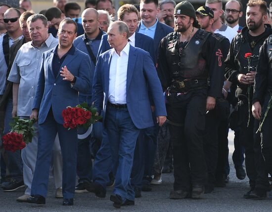 President Putin, Prime Minister Medvedev visit Sevastopol