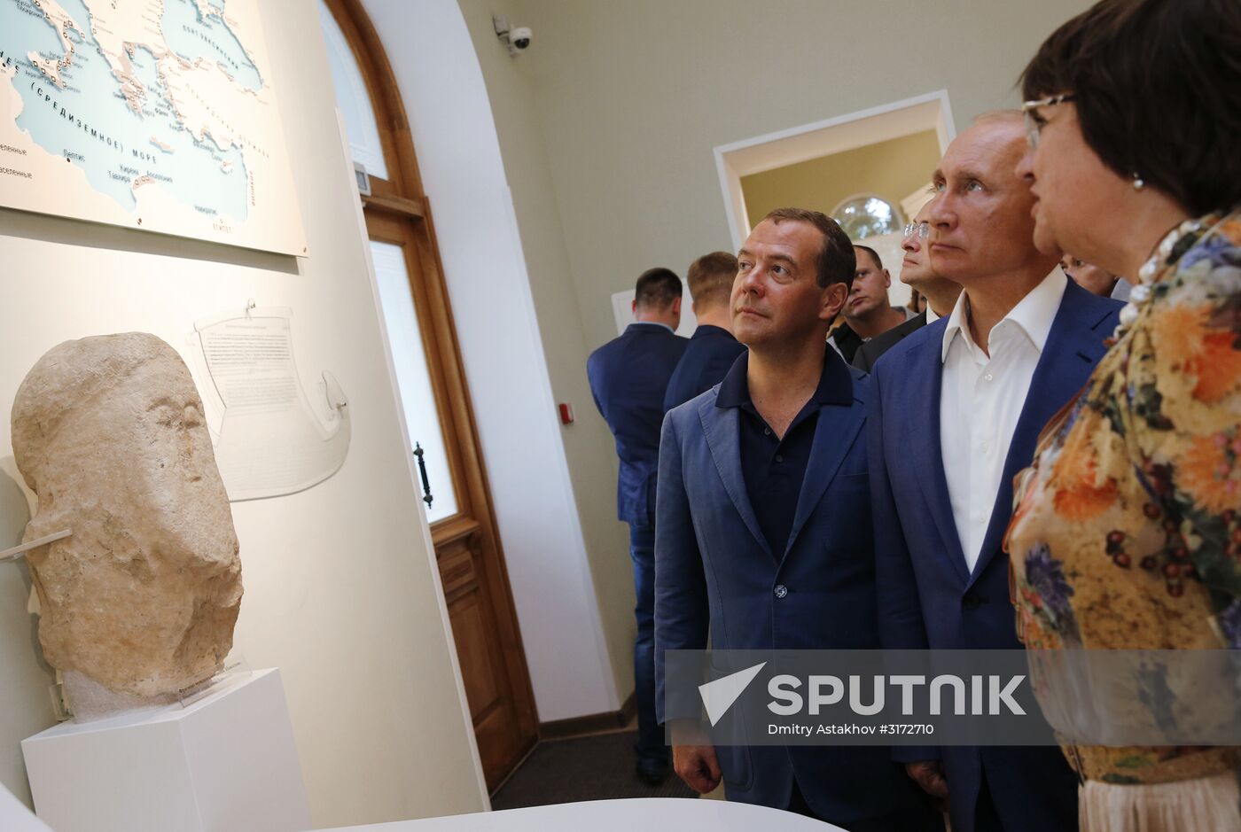 President Putin, Prime Minister Medvedev visit Sevastopol