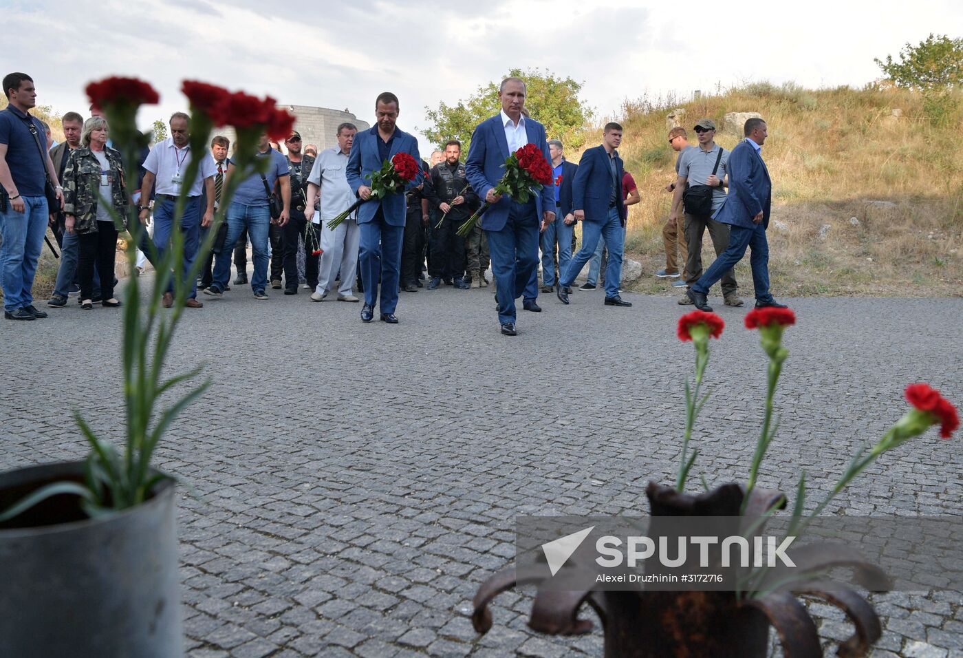 President Putin, Prime Minister Medvedev visit Sevastopol