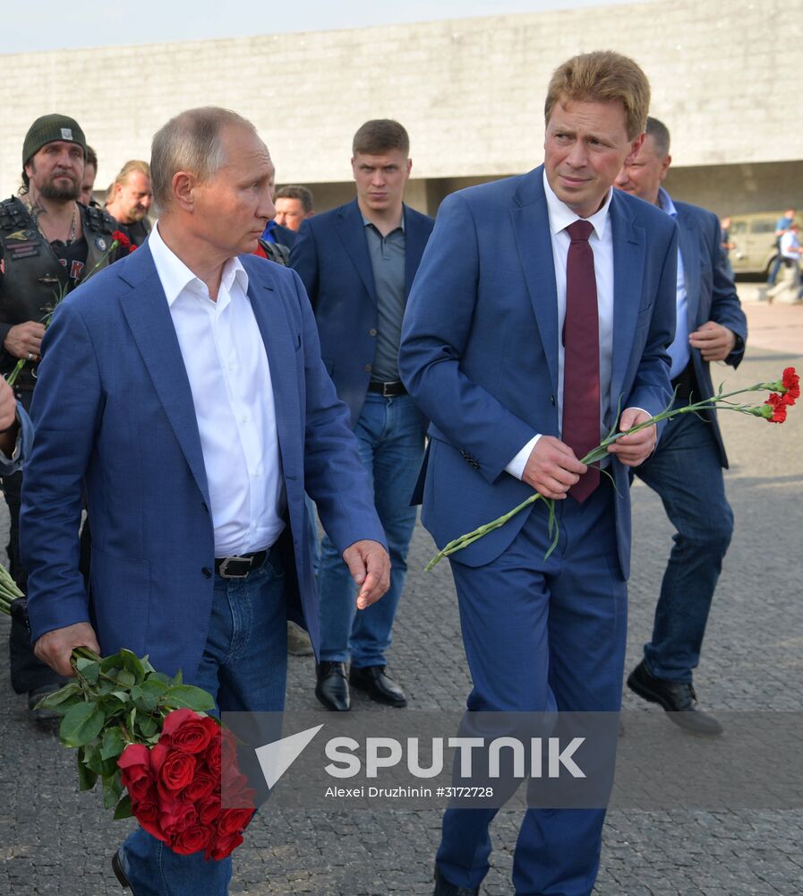 President Putin, Prime Minister Medvedev visit Sevastopol