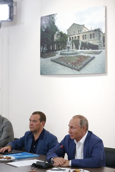 President Putin, Prime Minister Medvedev visit Sevastopol