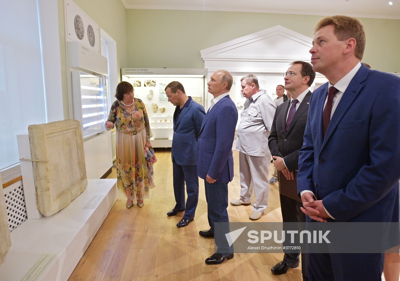 President Putin, Prime Minister Medvedev visit Sevastopol